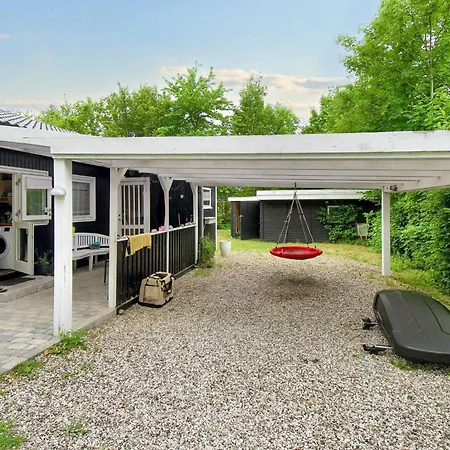 5 Person In Gilleleje-by Traum *