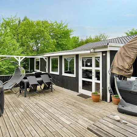 5 Person In Gilleleje-by Traum Gilleleje